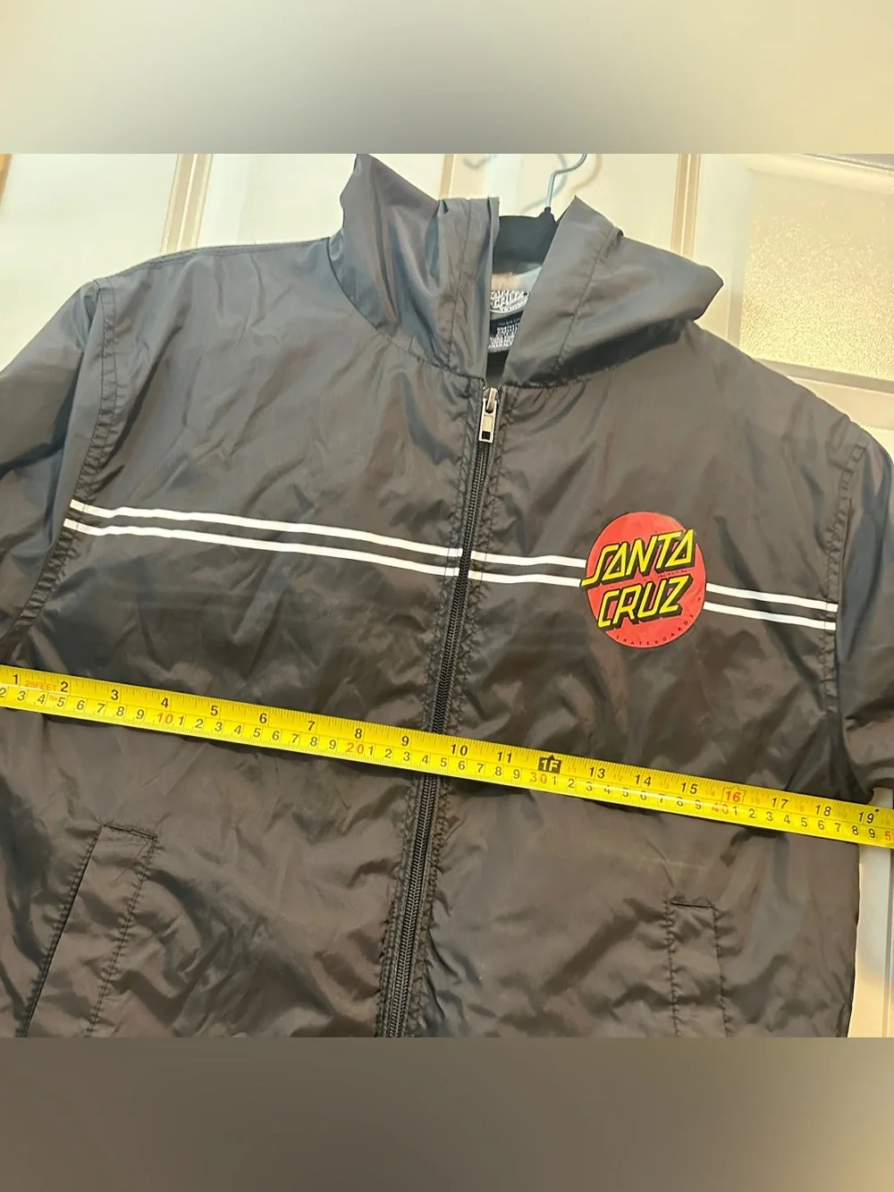 The Original Santa Cruz Skateboards Streetwear Kids Hooded Windbreaker Jacket XL